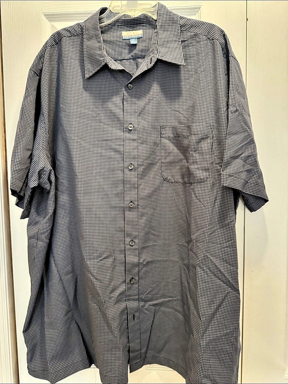 Gingham Button Down Shirt in Gray & White Like New